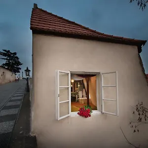 Отель Design Neruda ****
